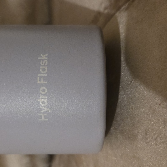 Hydro Flask 24oz Lavender Bottle with Black Lid And Handle - Picture 2 of 12